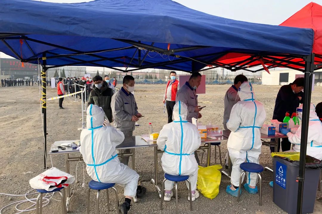 同心同力齊抗疫-鍍鋁鋅鋼板代理廠家宏鑫源全員核酸檢測有序進行鍍鋁鋅鋼板、鍍鋁鋅鋼板廠家、鍍鋁鋅鋼板價格(圖2)