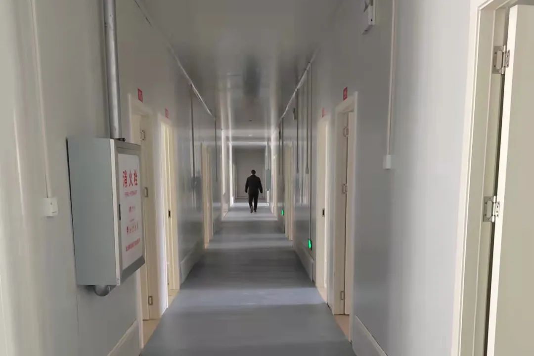 疫情就是命令，鍍鋁鋅鋼板銷售廠家宏鑫源緊急馳援多地方艙醫(yī)院建設(圖15)